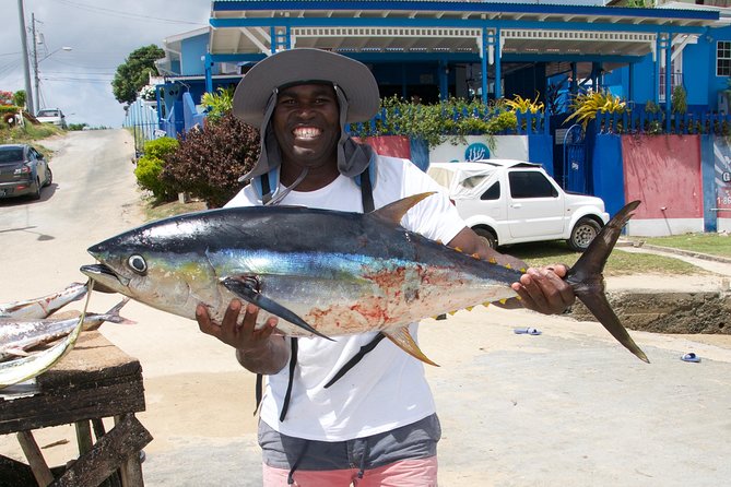 Fun Fishing Tour (Snacks & Light Refreshments Offered) - Snacks, drinks, and the possibility of fresh fish