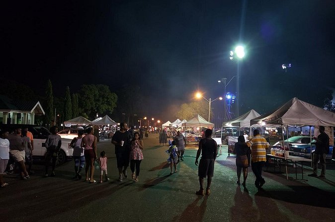 Night Street Food Tasting Tour in Trinidad - The guide can make or break the night