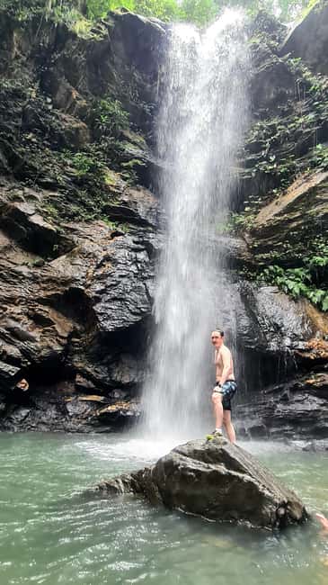Trinidad: Avocat Waterfall and Maracas Bay Beach Tour - Walking through the forest to the falls