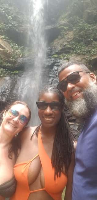 Trinidad: Avocat Waterfall and Maracas Bay Beach Tour - Maracas Bay and the taste of Trinidad
