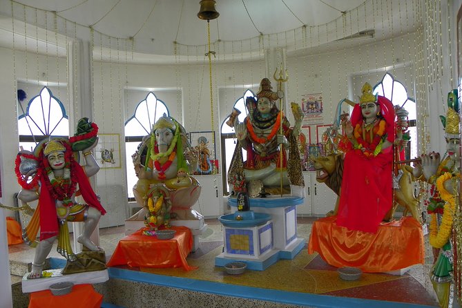 Trinidad Island Sightseeing Tour: Pitch Lake and Chaguanas - Temple in the Sea and a Roti Stop at Waterloo